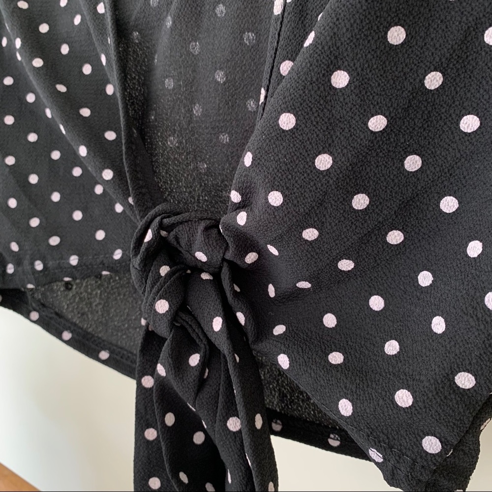 Pretty Little Thing Polka Dot Crop Wrap Black Top - Picture 4 of 6
